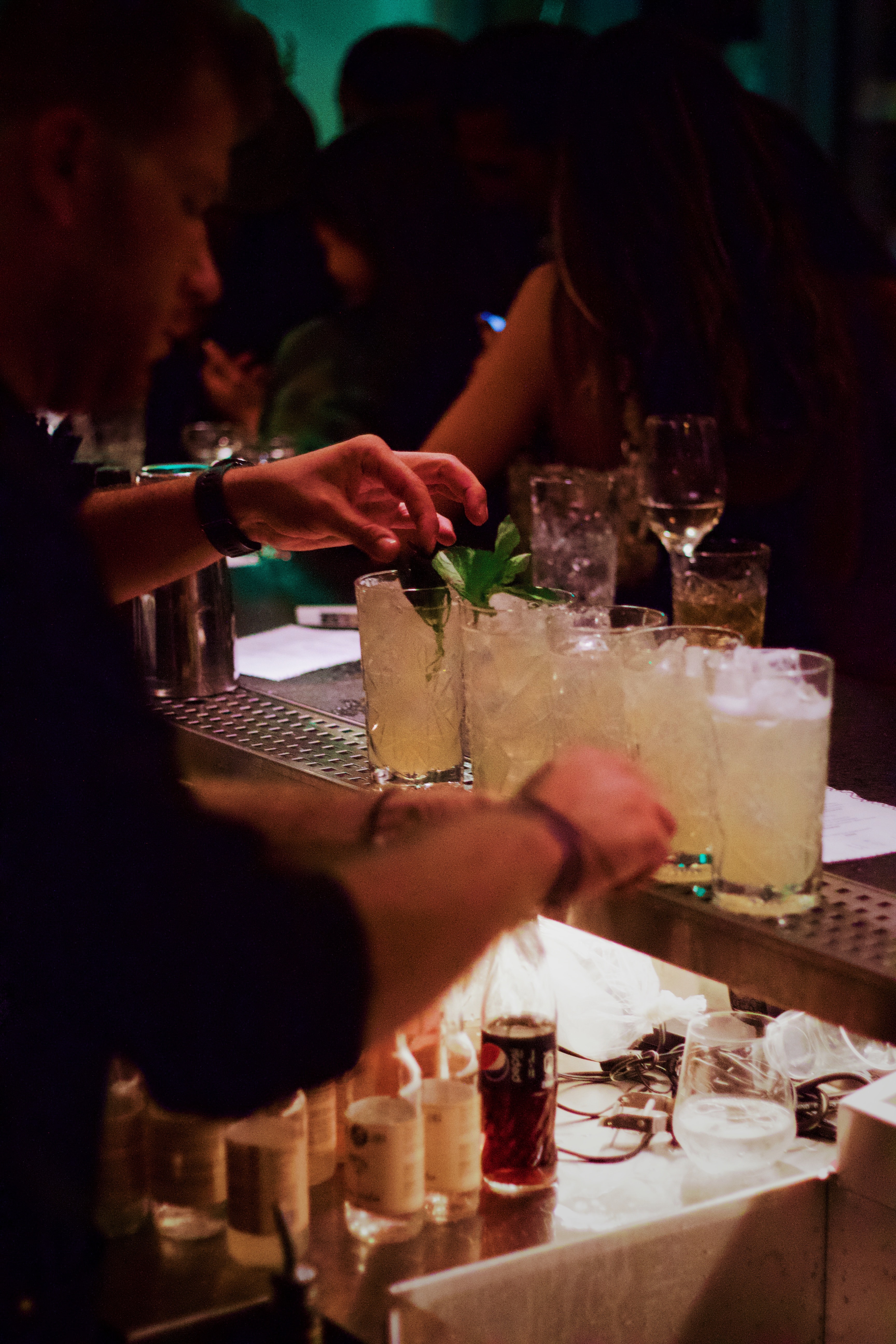 Need a Flexible Work Schedule? How to Find the Best Bartending Jobs